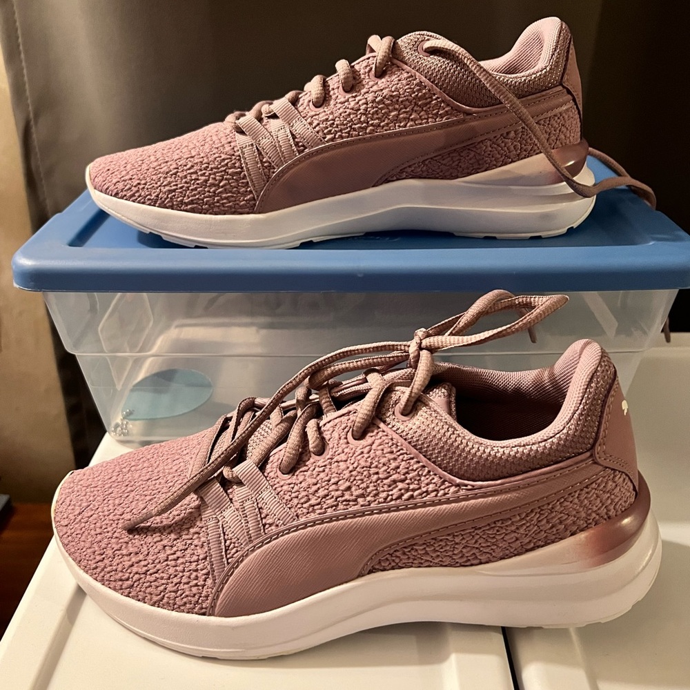 Women’s shoes